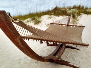 Hängemattengestell am Strand.
